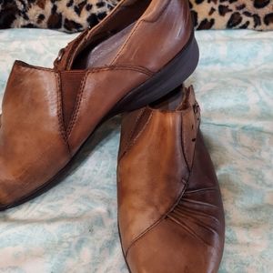 NEW Earth distressed brown leather shoes sz 9
